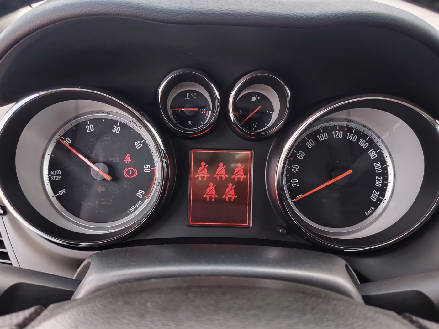 Opel Zafira фото 11