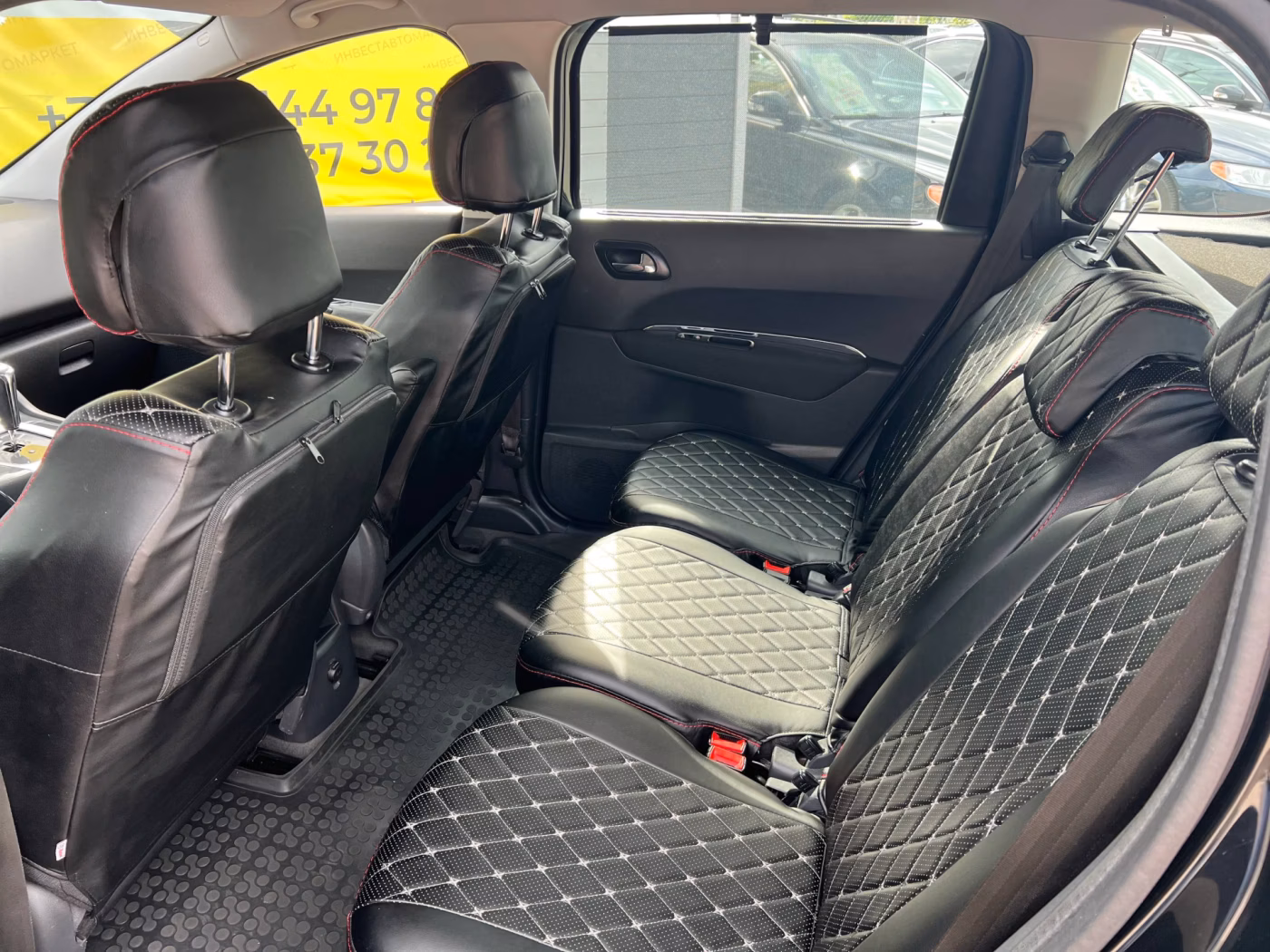 Peugeot 5008 фото 15