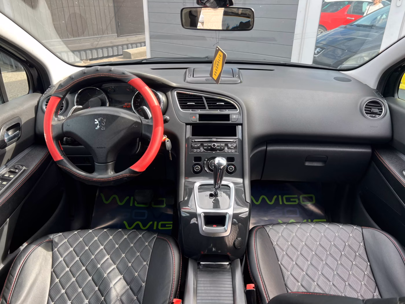 Peugeot 5008 фото 17