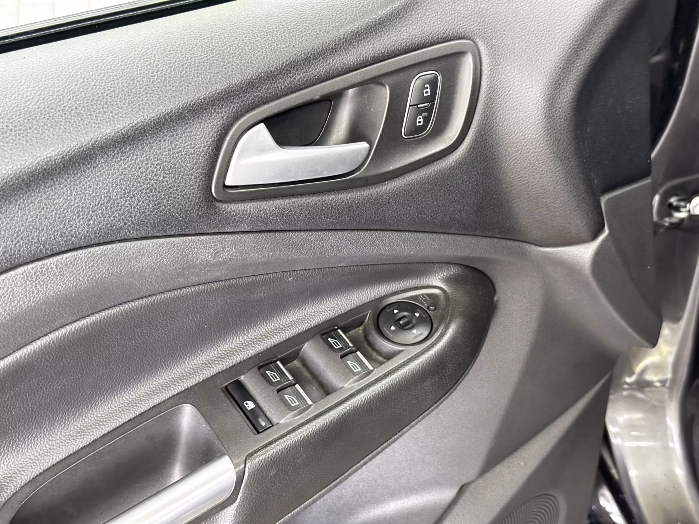 Ford Kuga фото 17