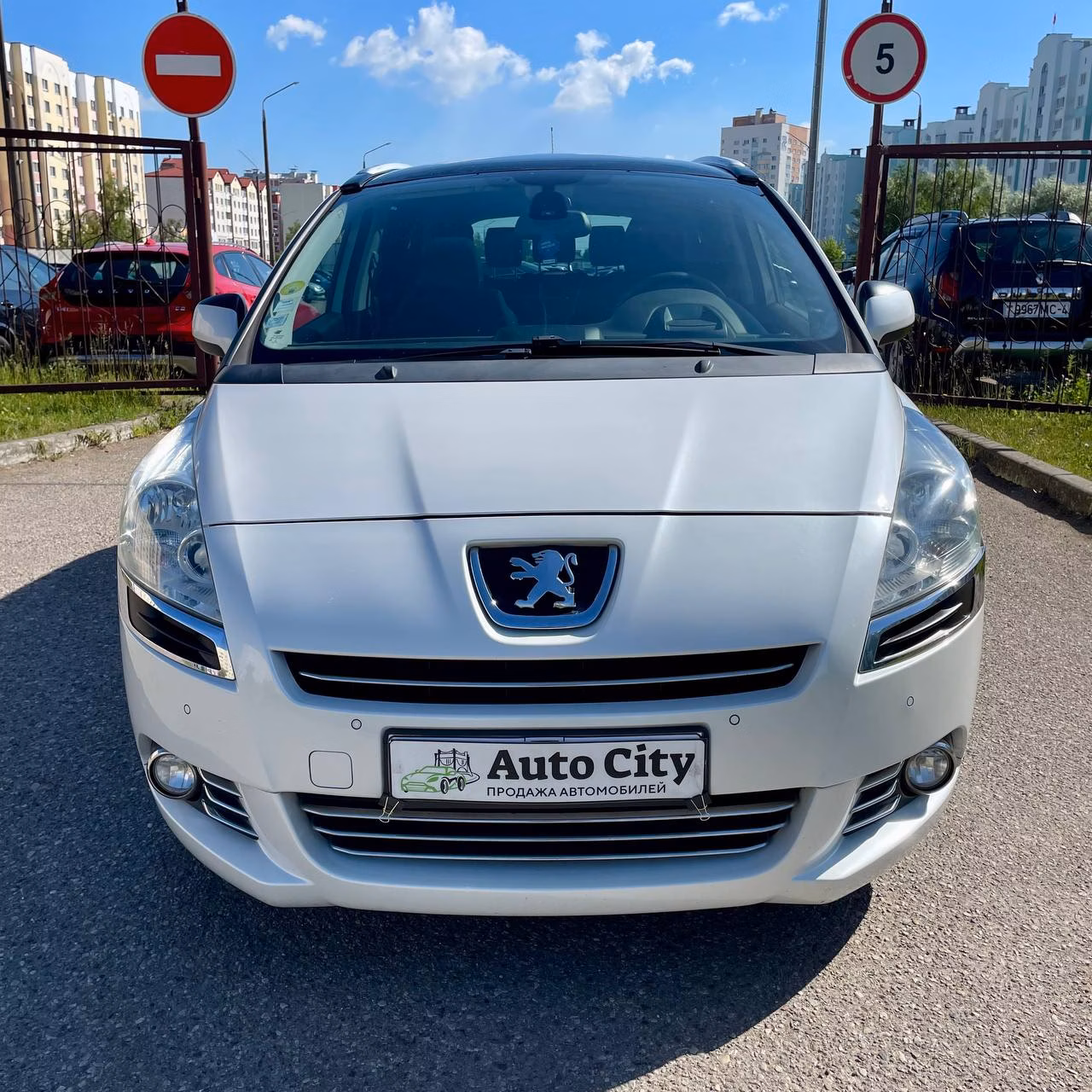 Peugeot 5008 фото 2