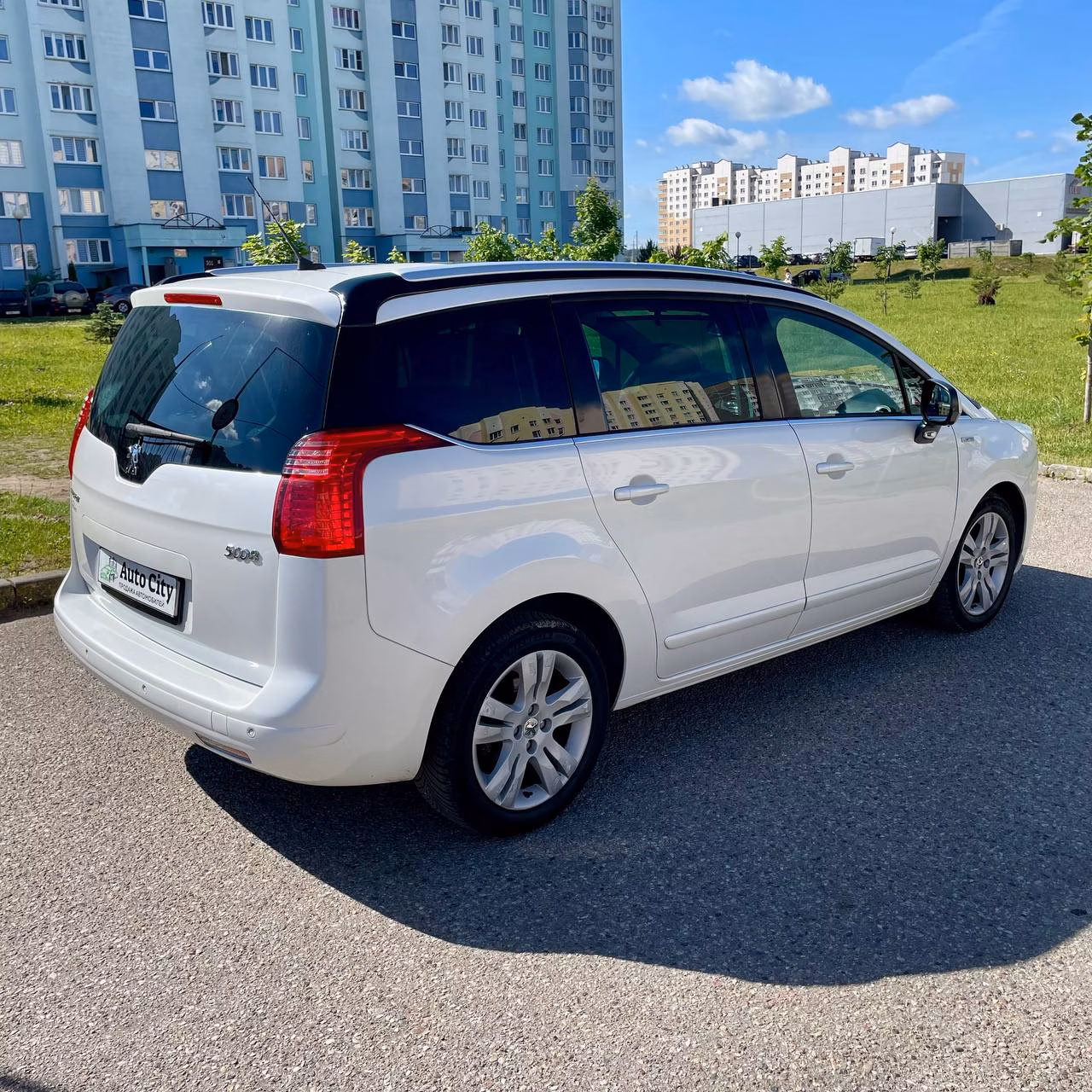 Peugeot 5008 фото 4
