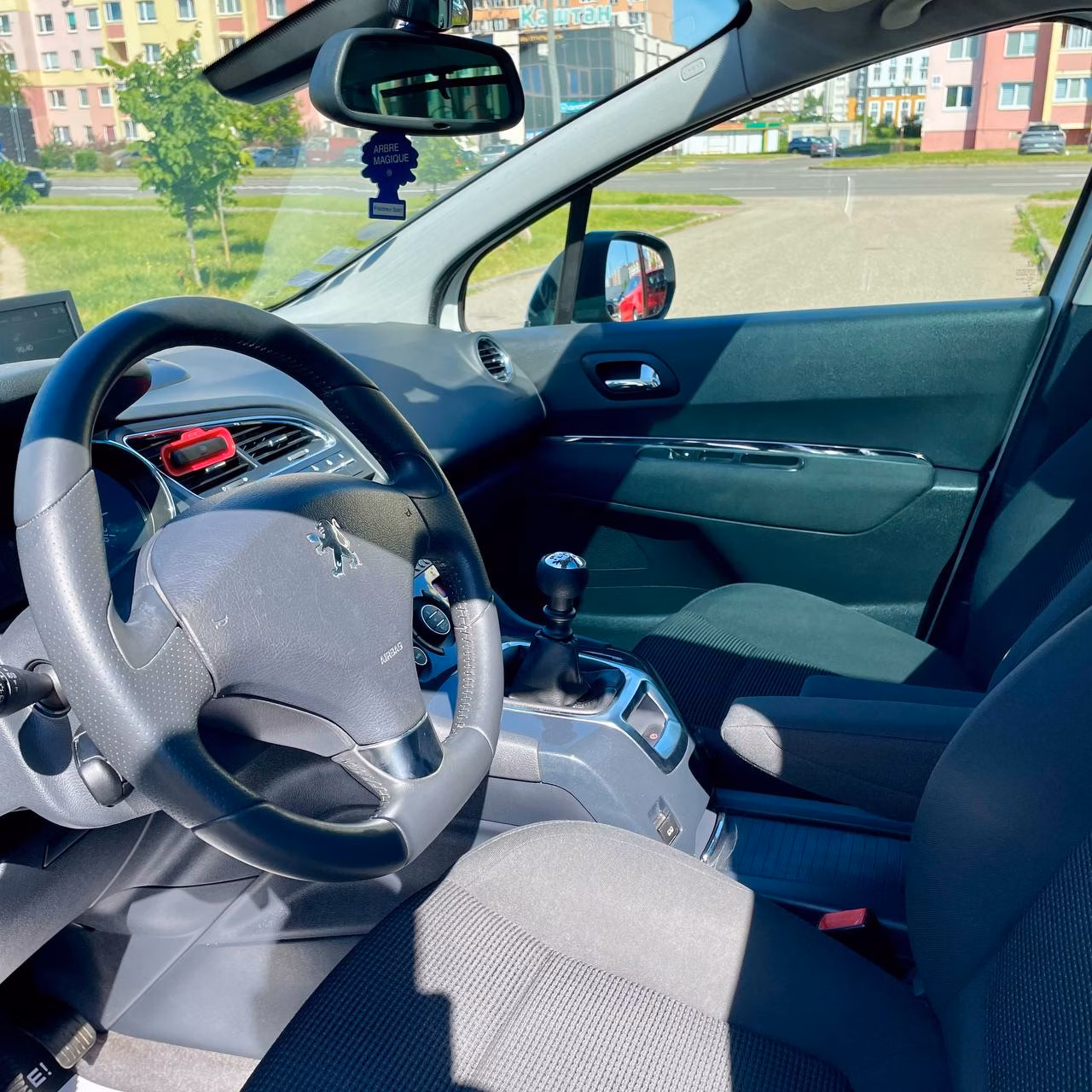 Peugeot 5008 фото 7