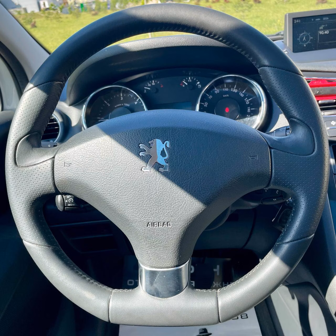 Peugeot 5008 фото 10