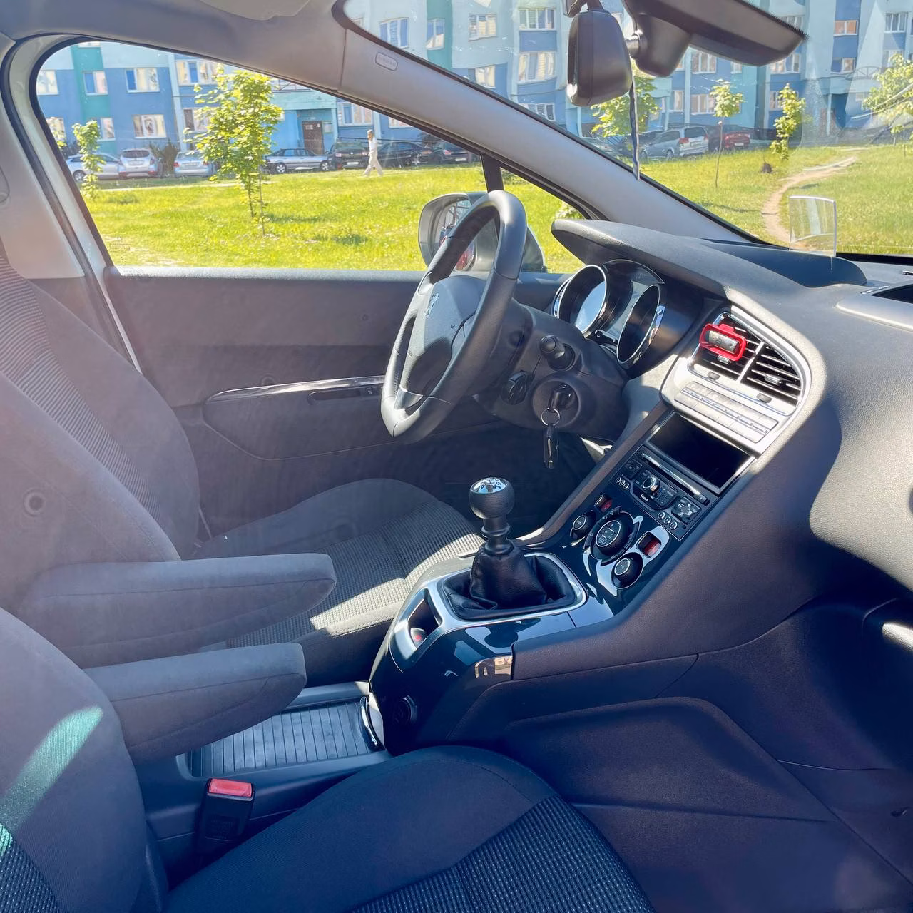 Peugeot 5008 фото 12