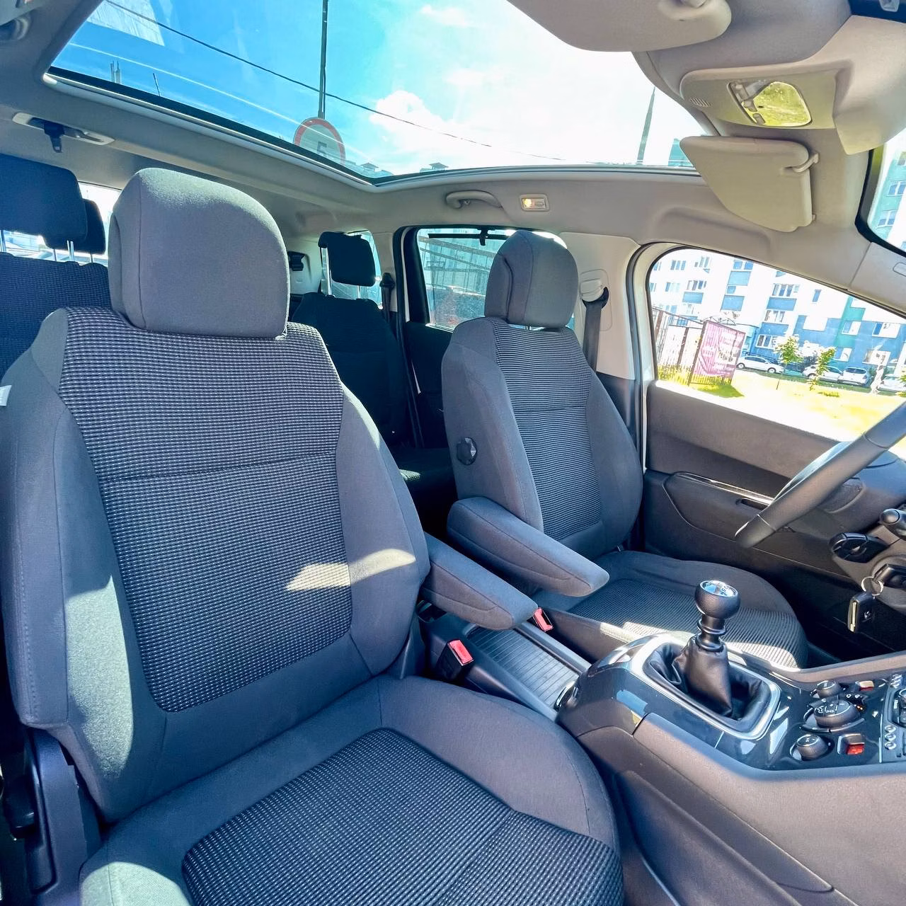 Peugeot 5008 фото 13