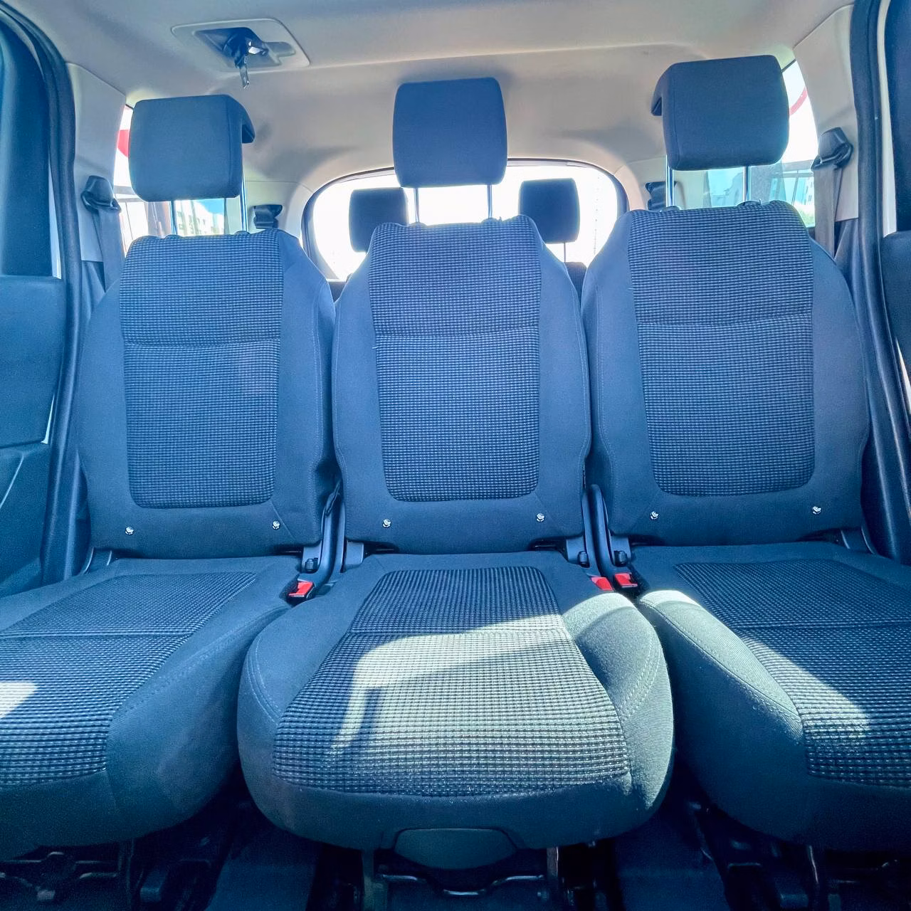 Peugeot 5008 фото 15