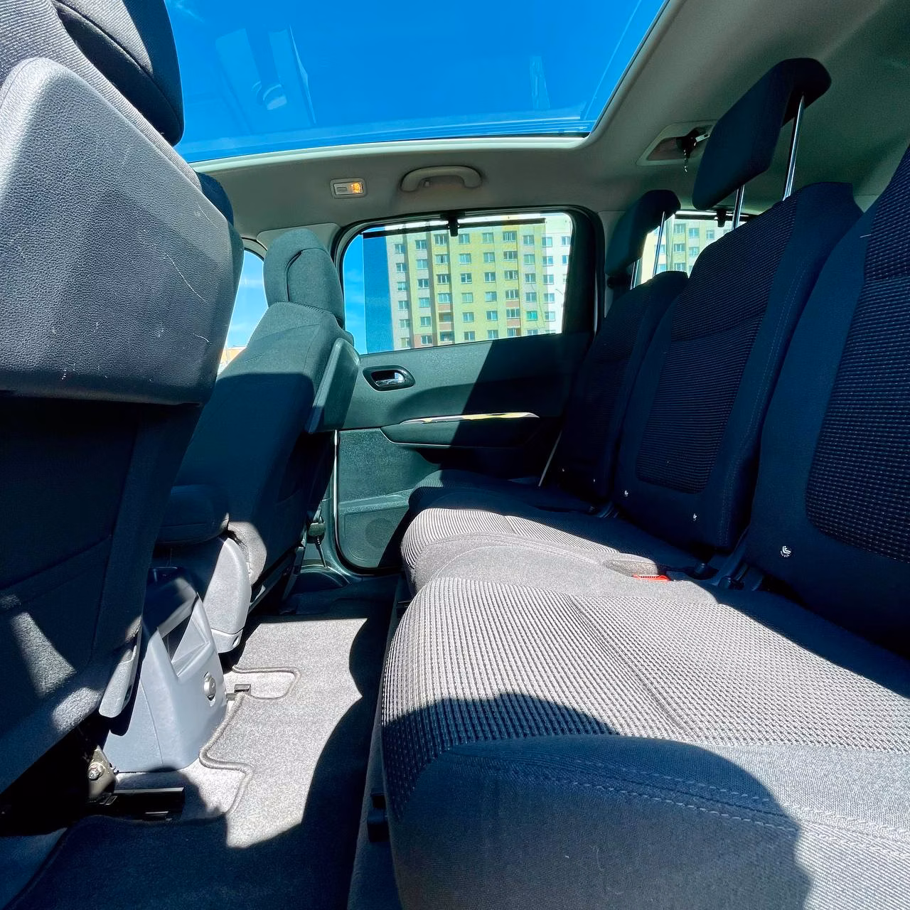 Peugeot 5008 фото 16