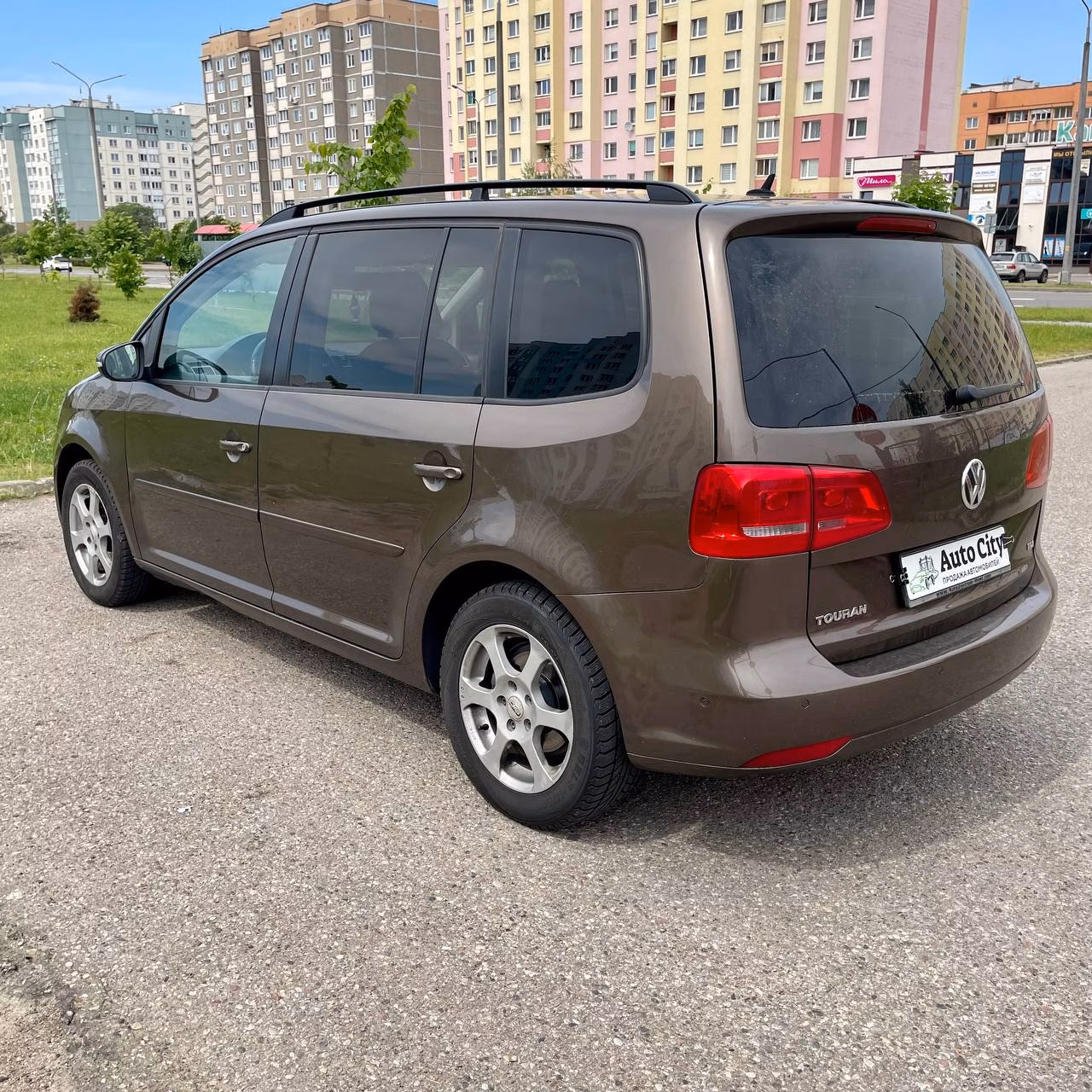 Volkswagen Touran фото 6