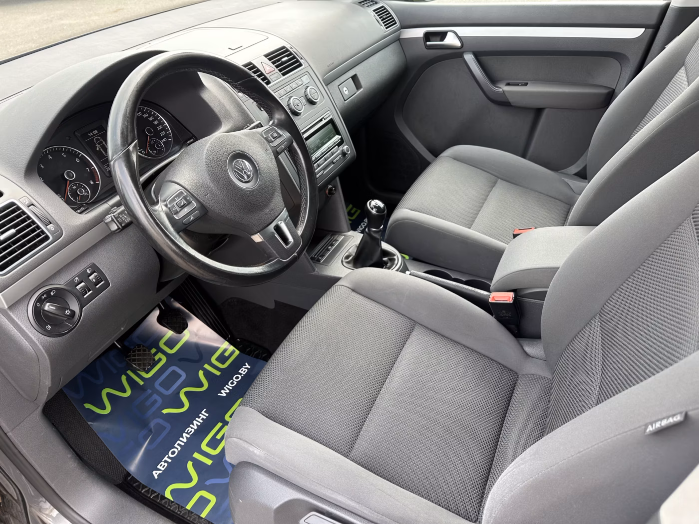 Volkswagen Touran фото 8