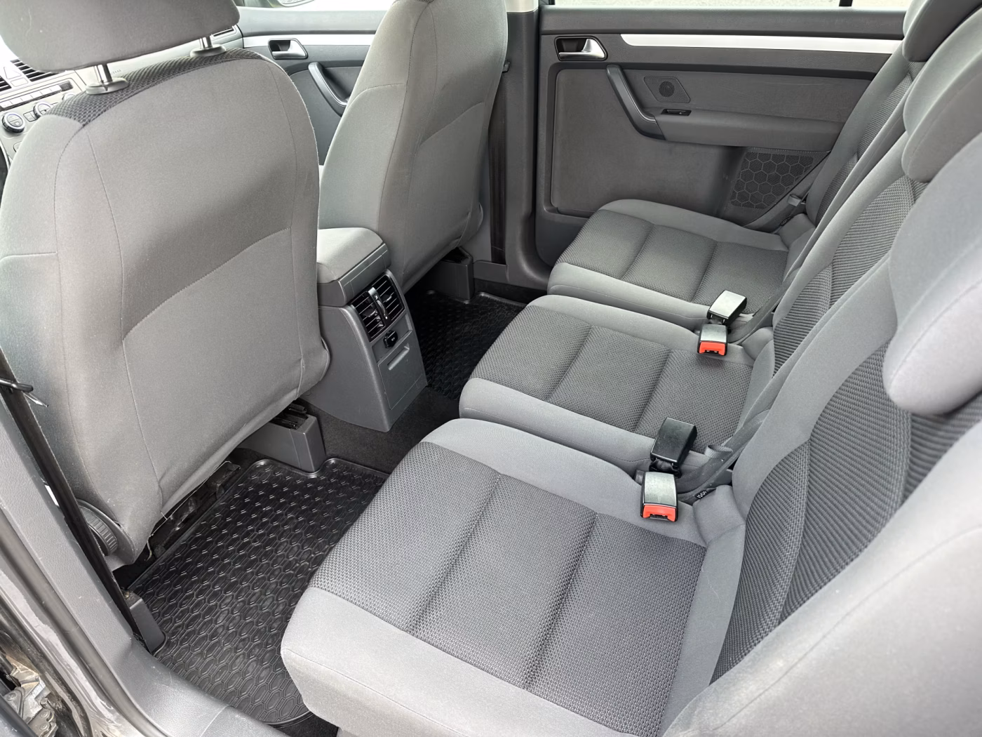 Volkswagen Touran фото 9