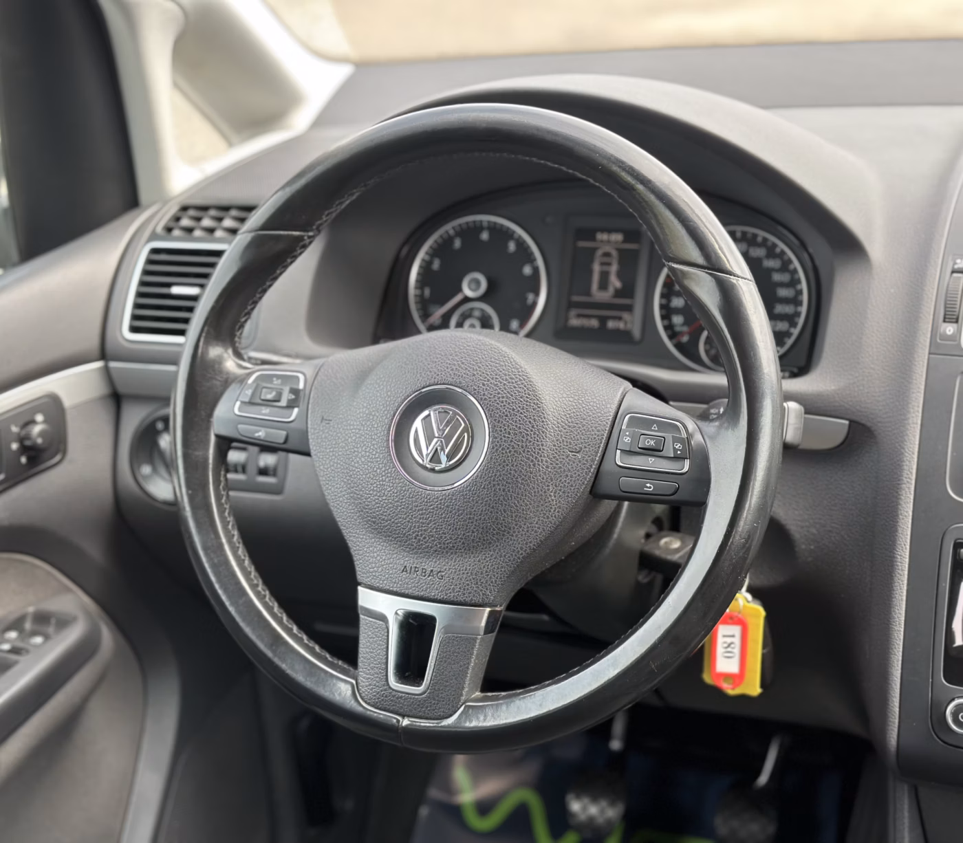 Volkswagen Touran фото 14