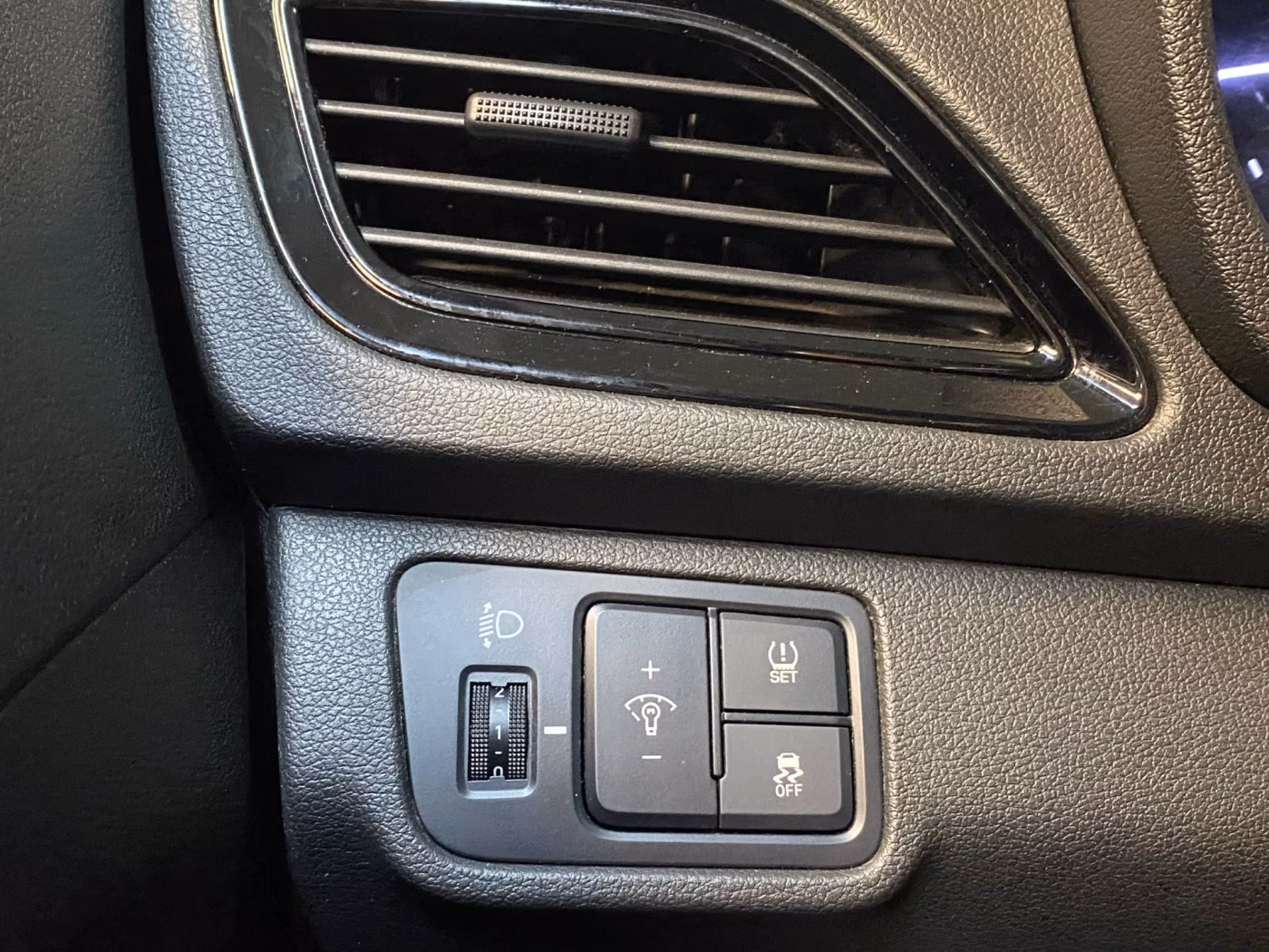 Hyundai Accent фото 8
