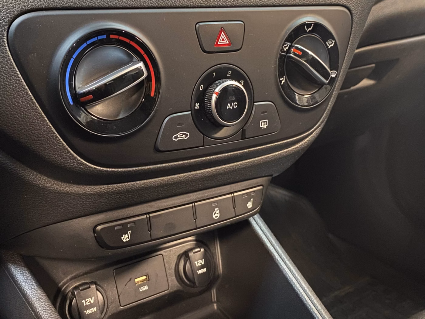 Hyundai Accent фото 12