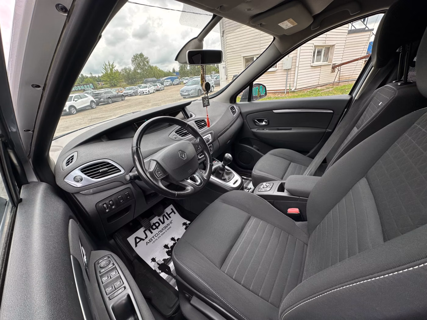 Renault Grand Scenic фото 10