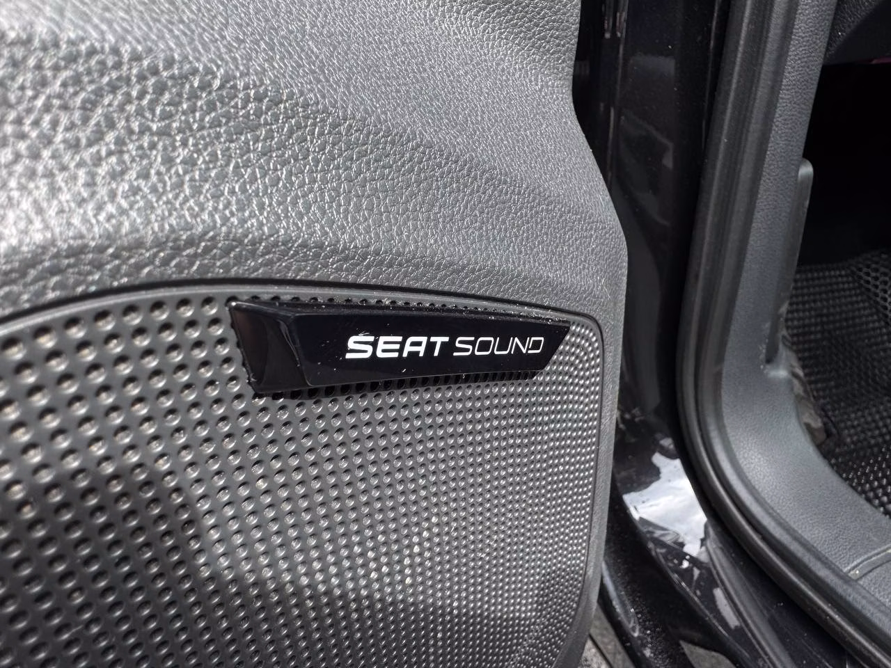 SEAT Ateca фото 12