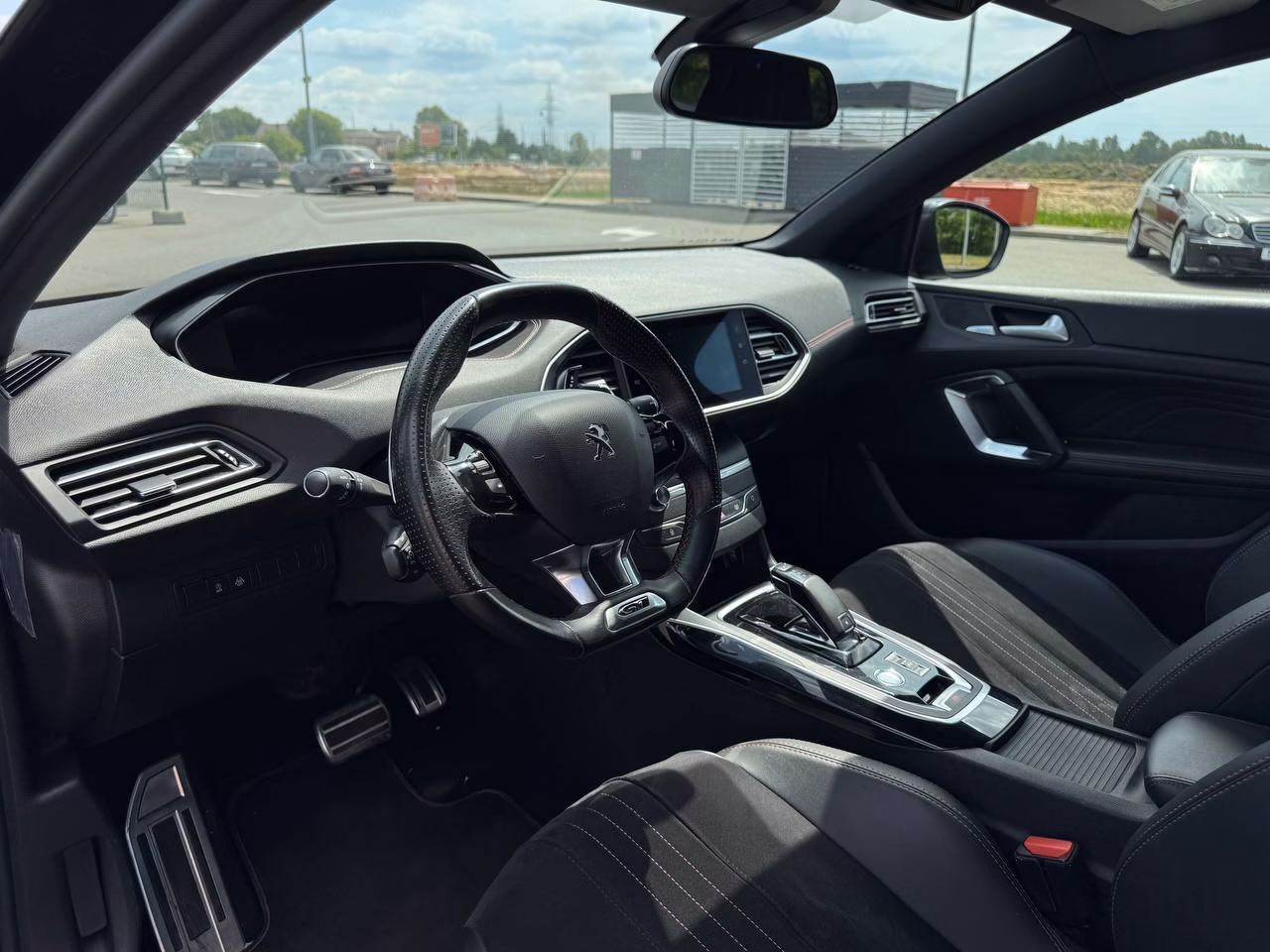 Peugeot 308 фото 11