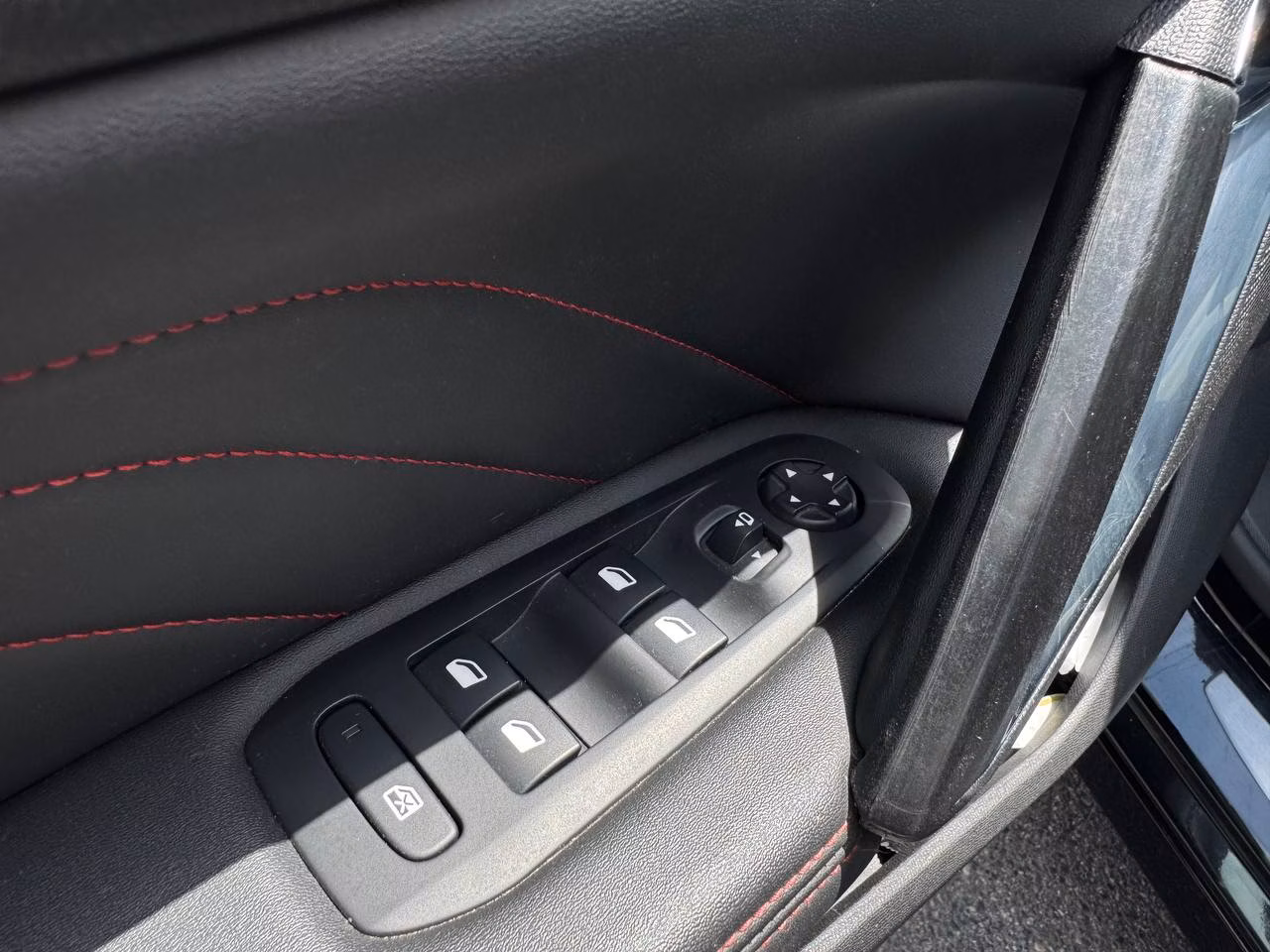 Peugeot 308 фото 12