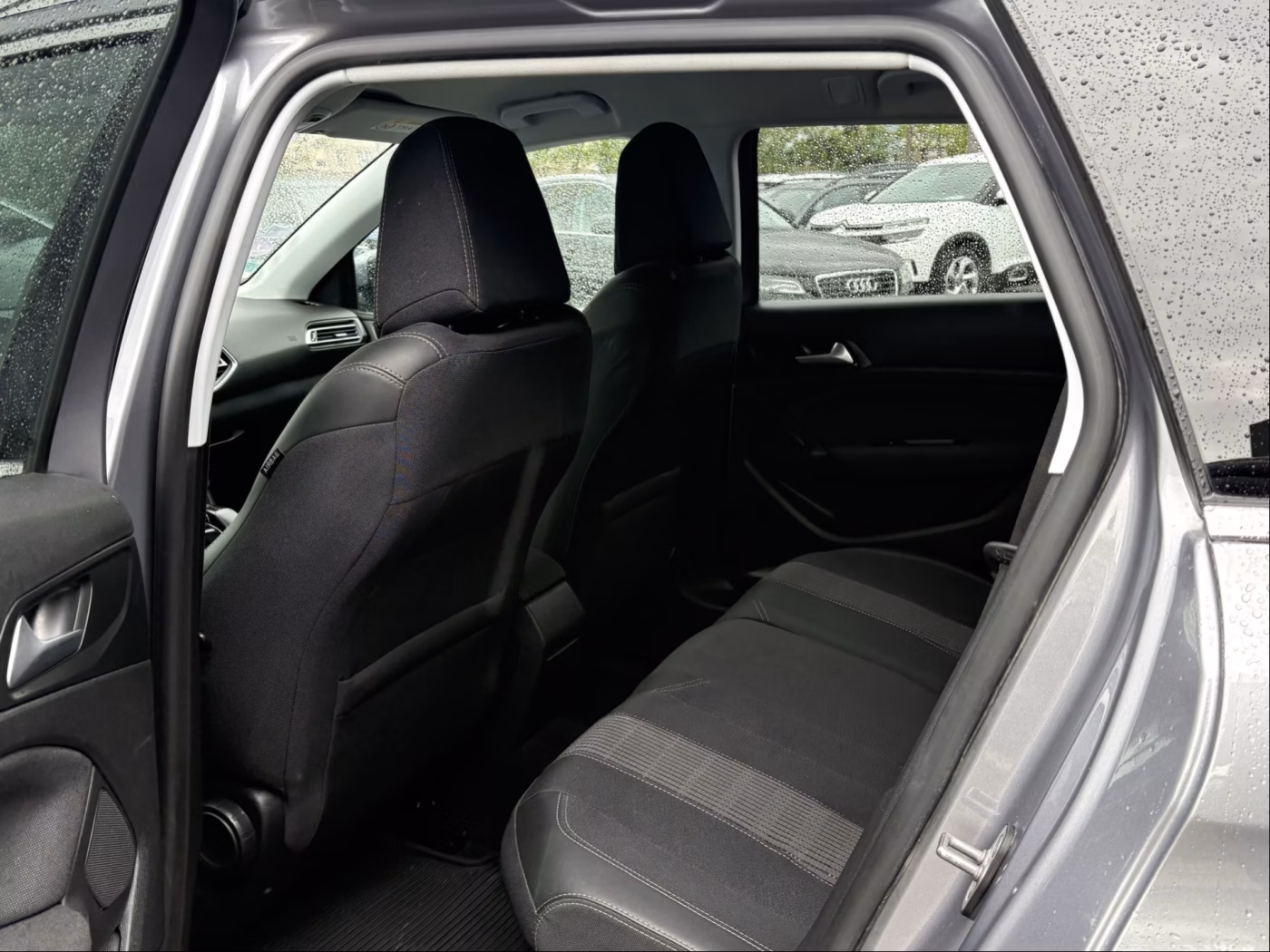 Peugeot 308 фото 9
