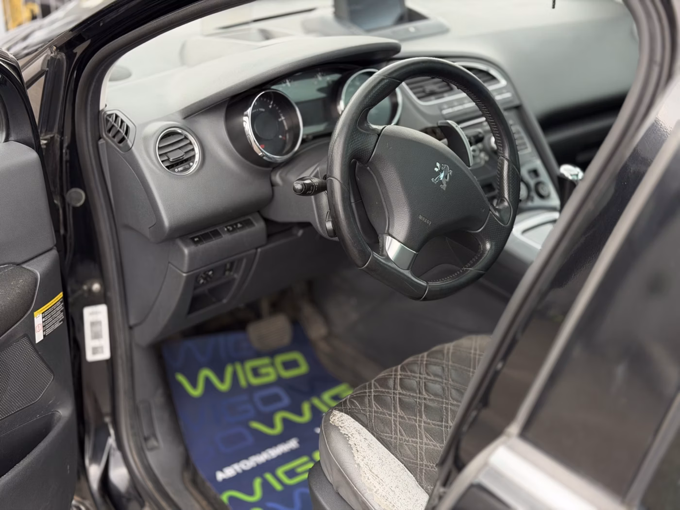 Peugeot 5008 фото 11