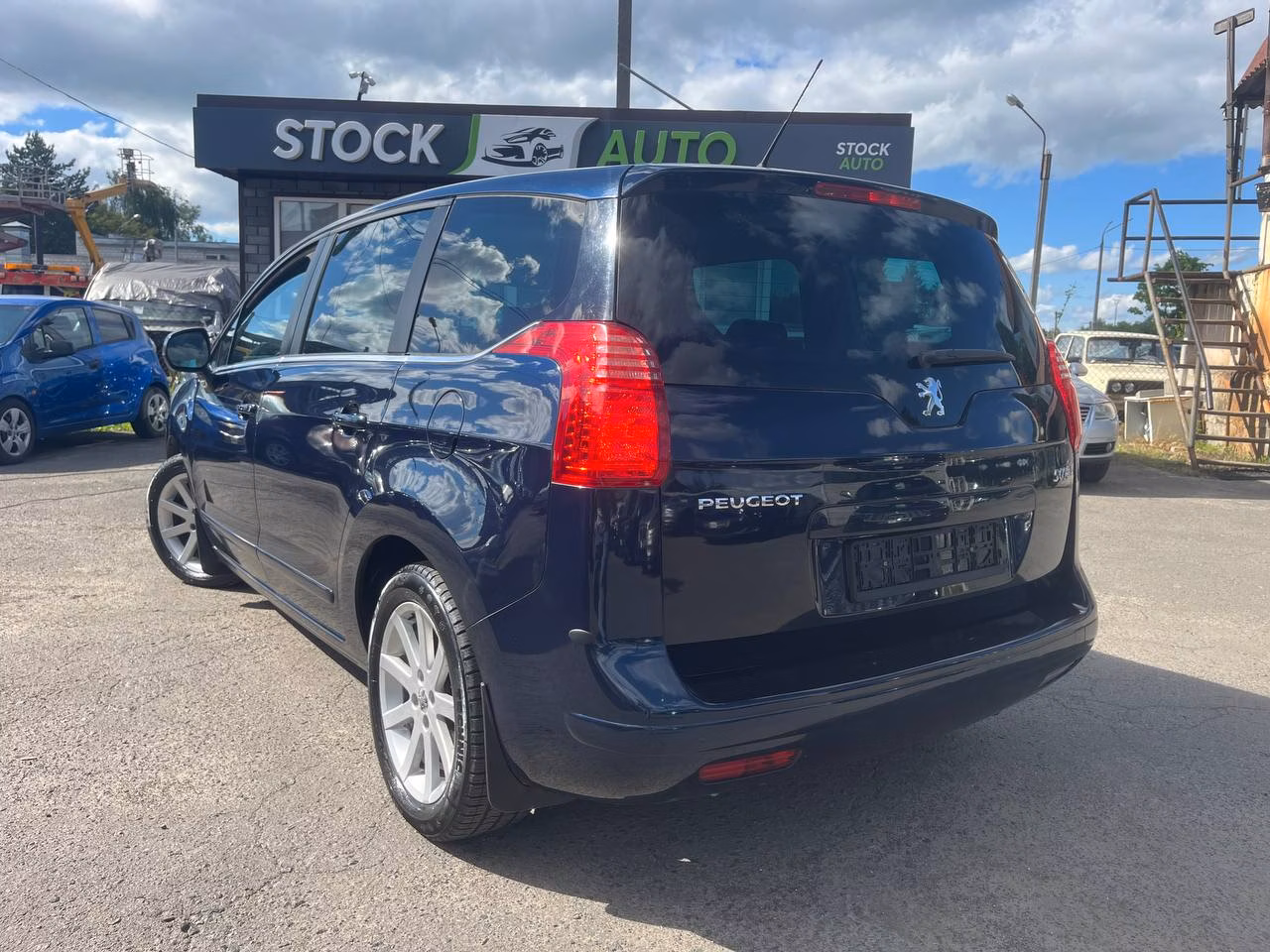 Peugeot 5008 фото 7