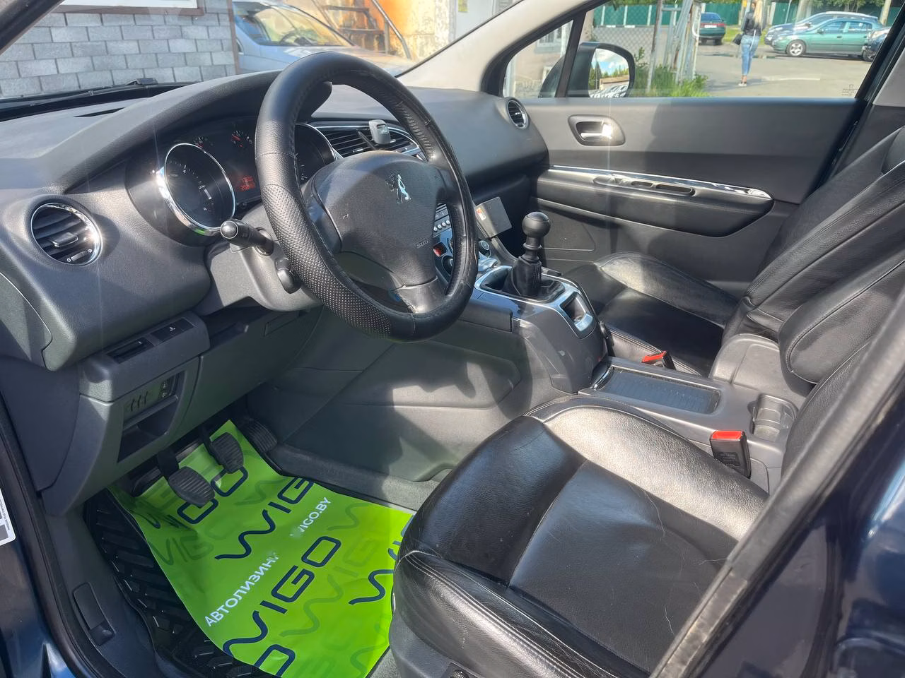 Peugeot 5008 фото 17