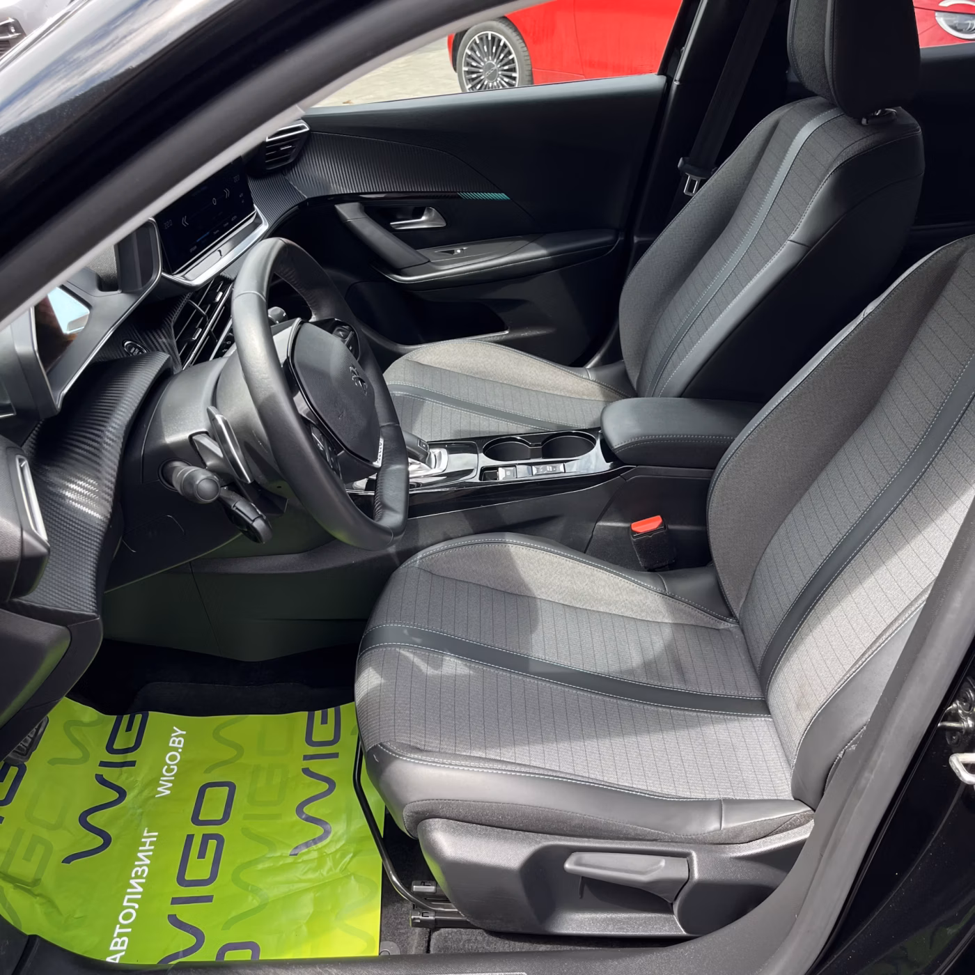 Peugeot 2008 фото 10