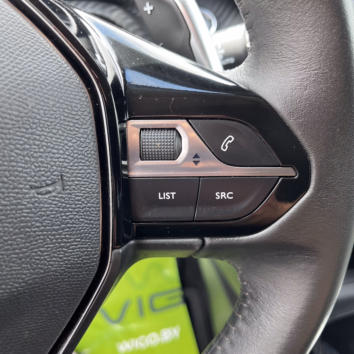 Peugeot 2008 фото 12