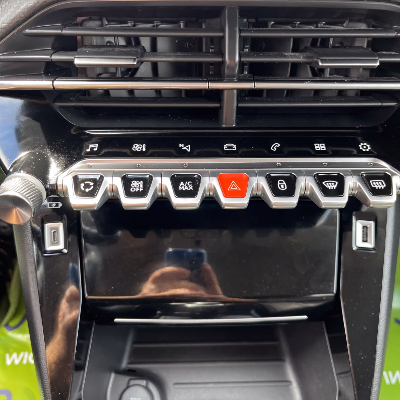 Peugeot 2008 фото 15