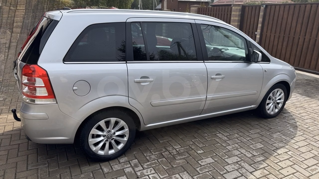 Opel Zafira фото 3