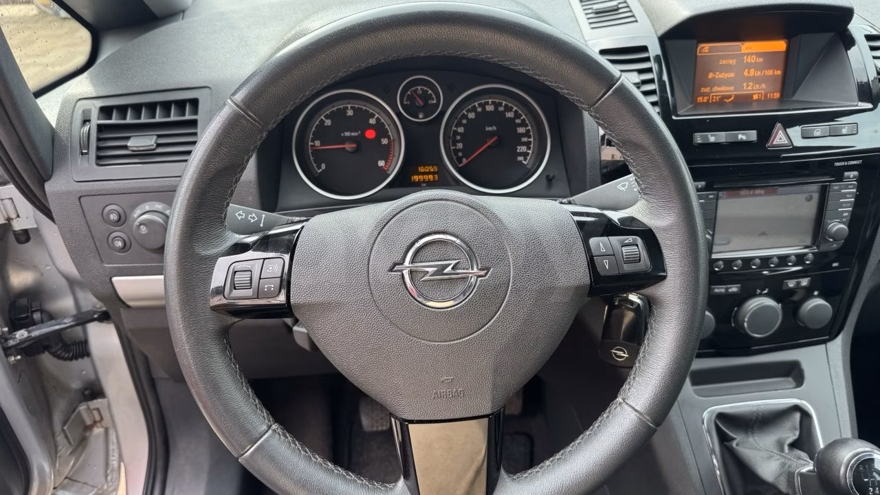 Opel Zafira фото 9