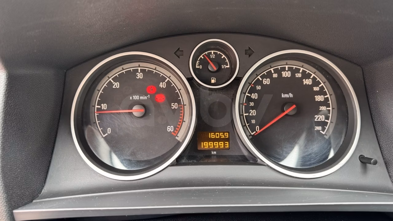 Opel Zafira фото 10