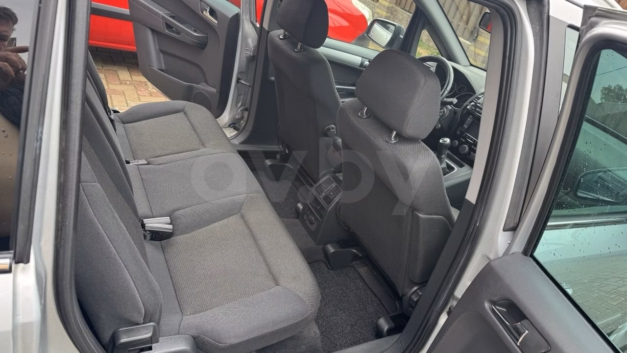 Opel Zafira фото 14