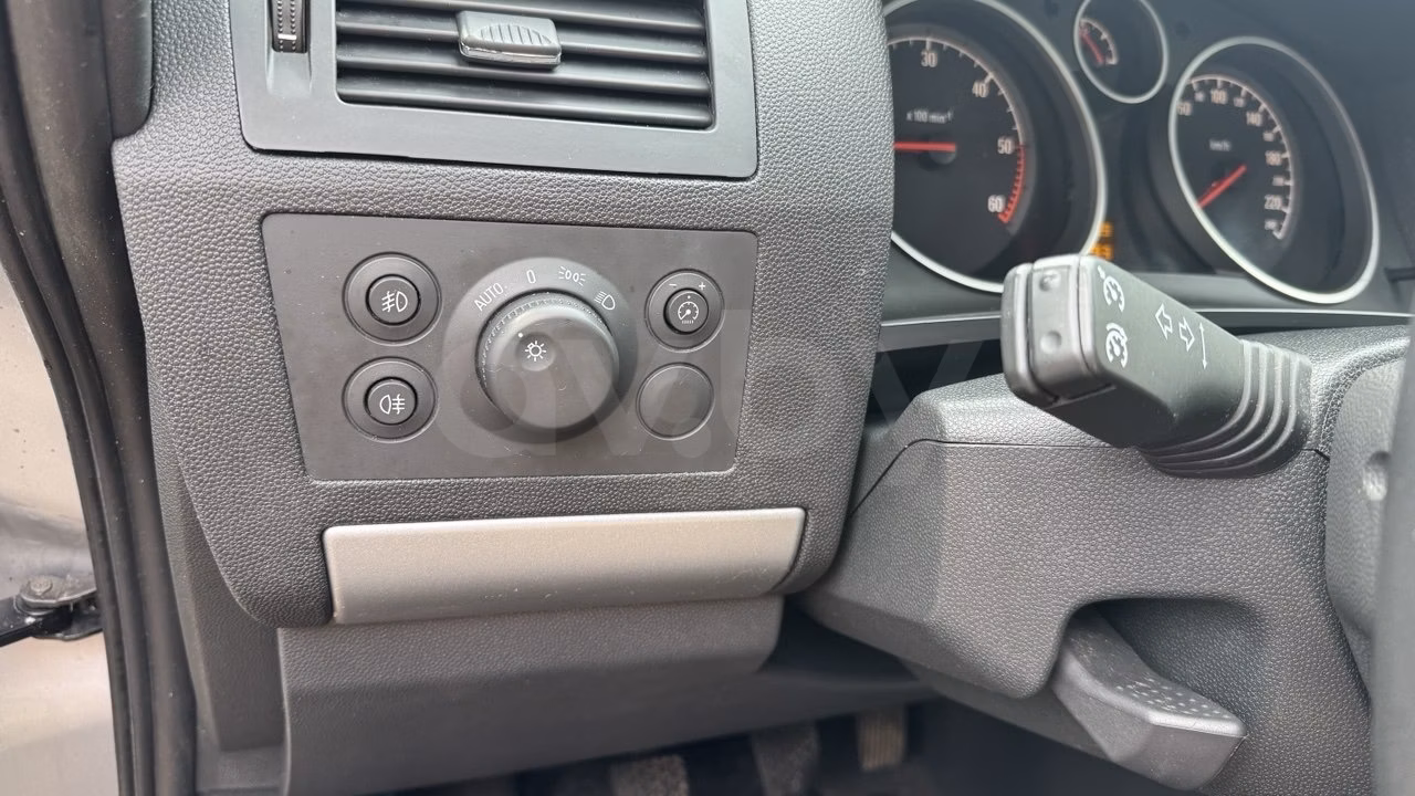 Opel Zafira фото 18