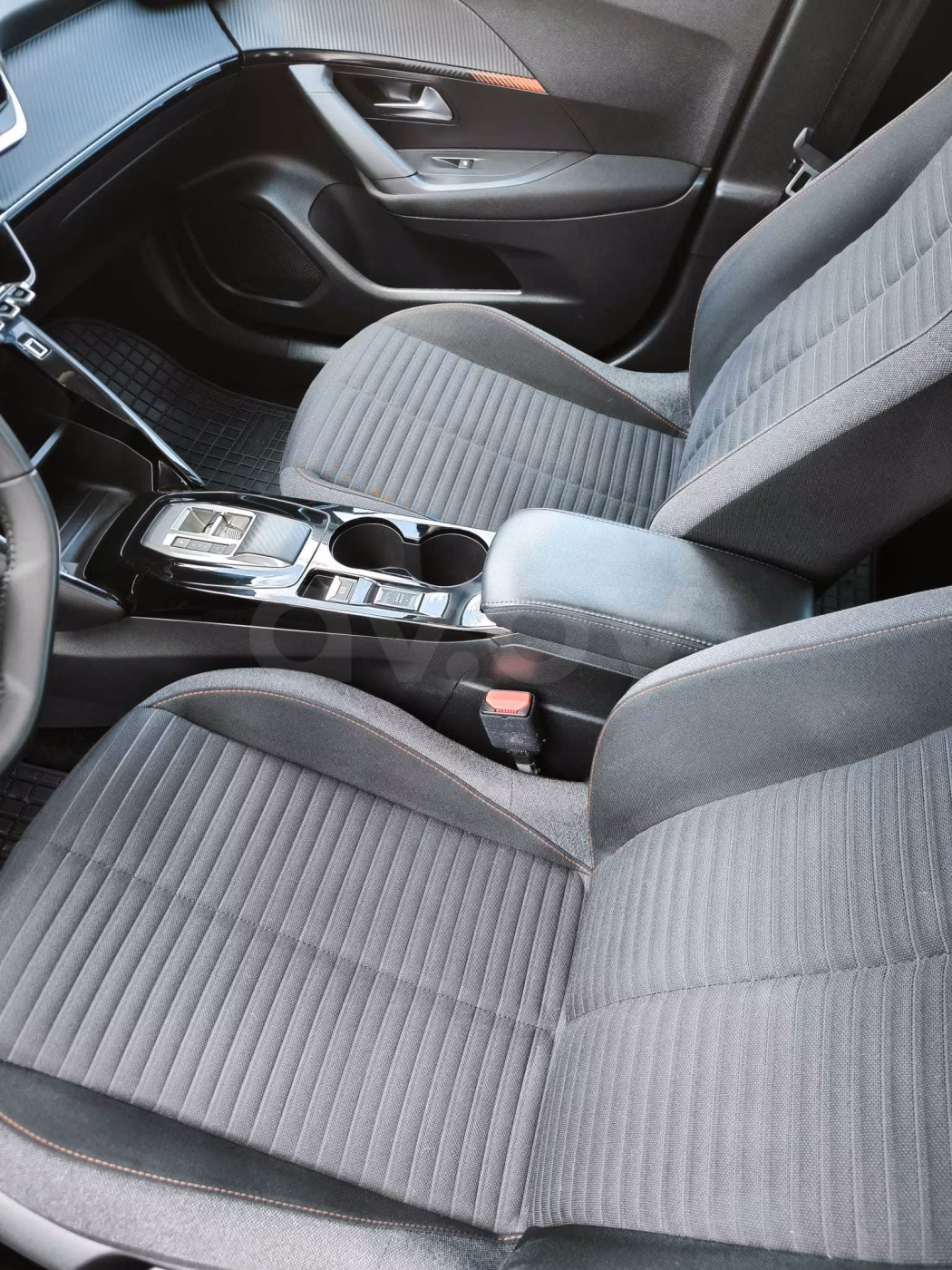 Peugeot 2008 фото 14