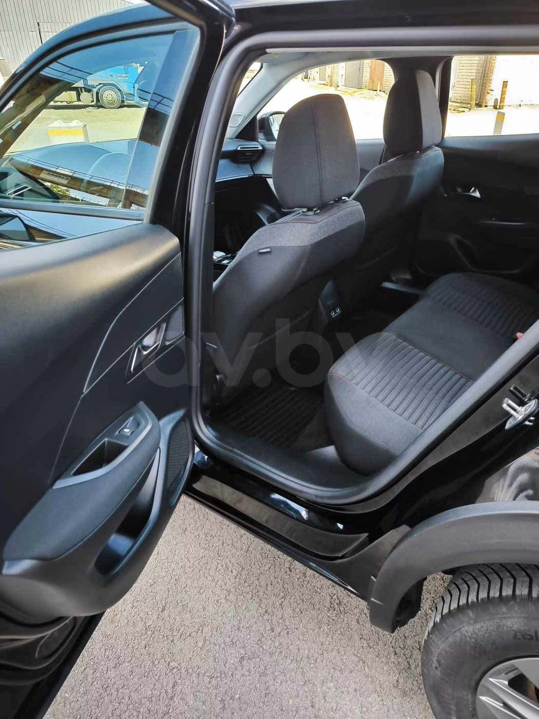 Peugeot 2008 фото 16