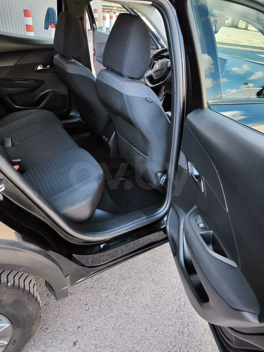 Peugeot 2008 фото 17