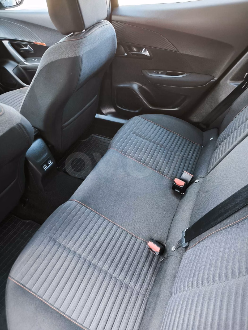 Peugeot 2008 фото 18