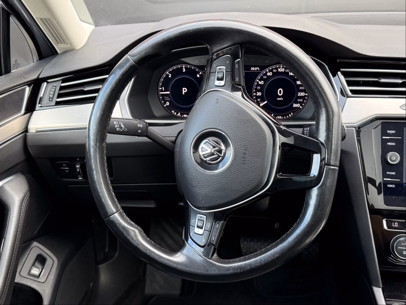 Volkswagen Passat фото 12