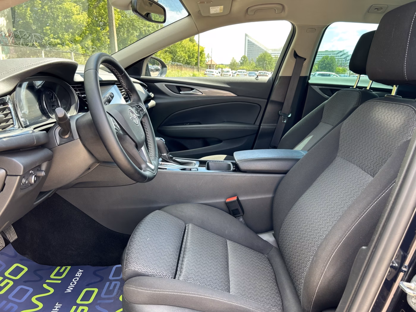 Opel Insignia фото 10