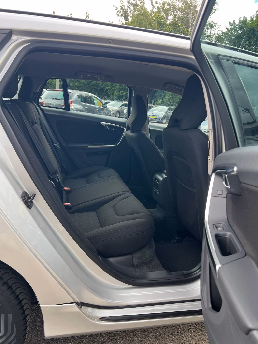 Volvo V60 фото 14