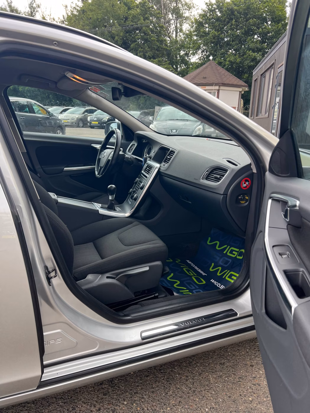 Volvo V60 фото 15