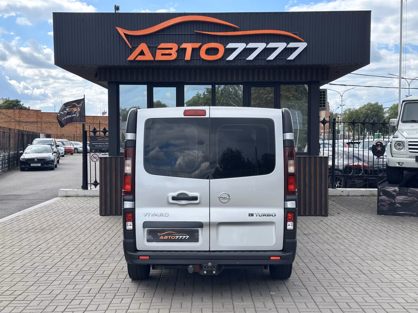 Opel Vivaro фото 3