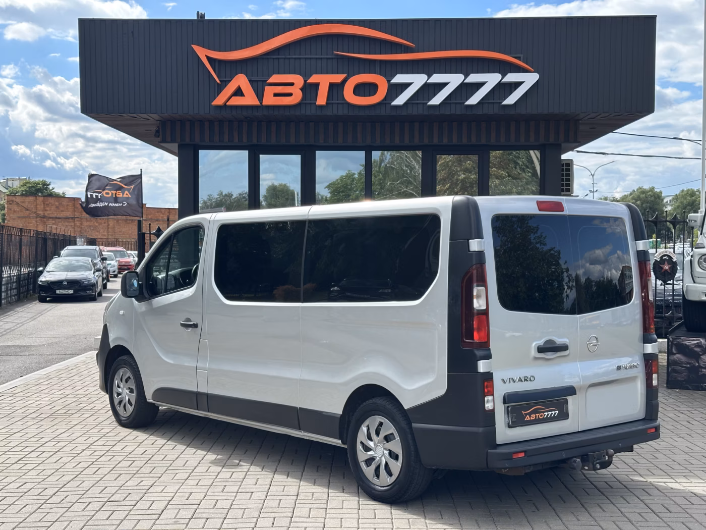 Opel Vivaro фото 4