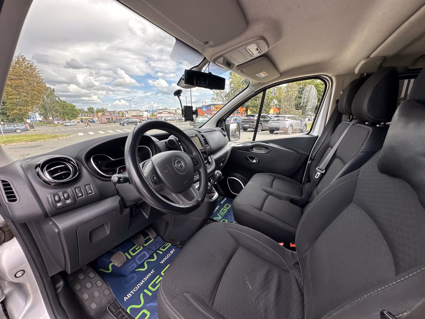 Opel Vivaro фото 7