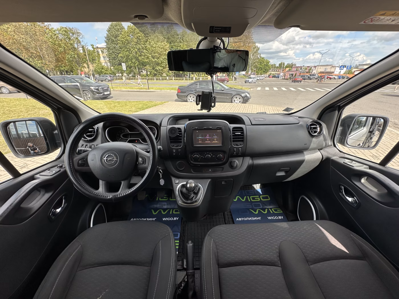 Opel Vivaro фото 8