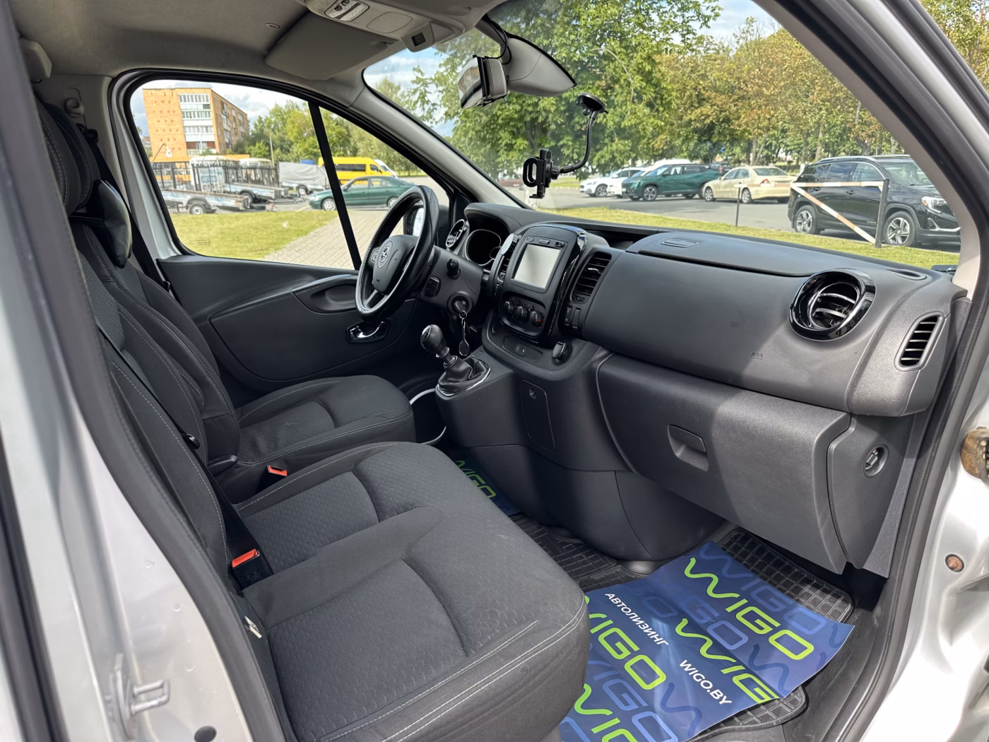Opel Vivaro фото 10