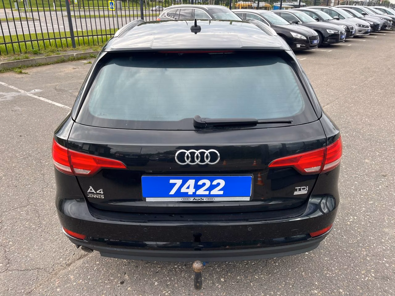 Audi A4 фото 6