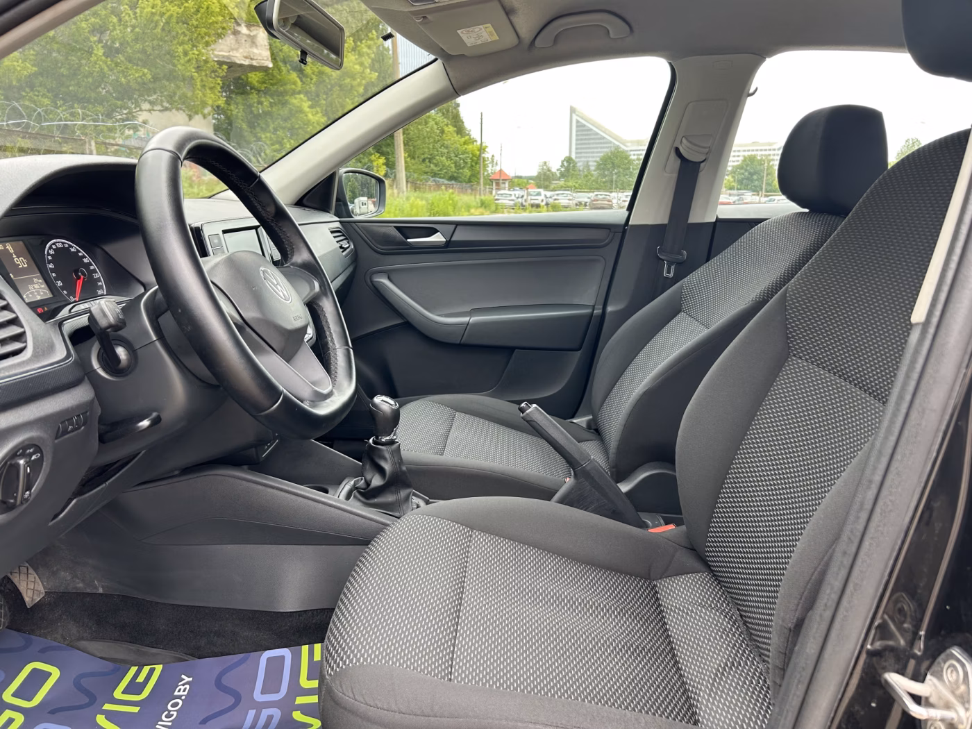 Volkswagen Polo Sedan фото 10