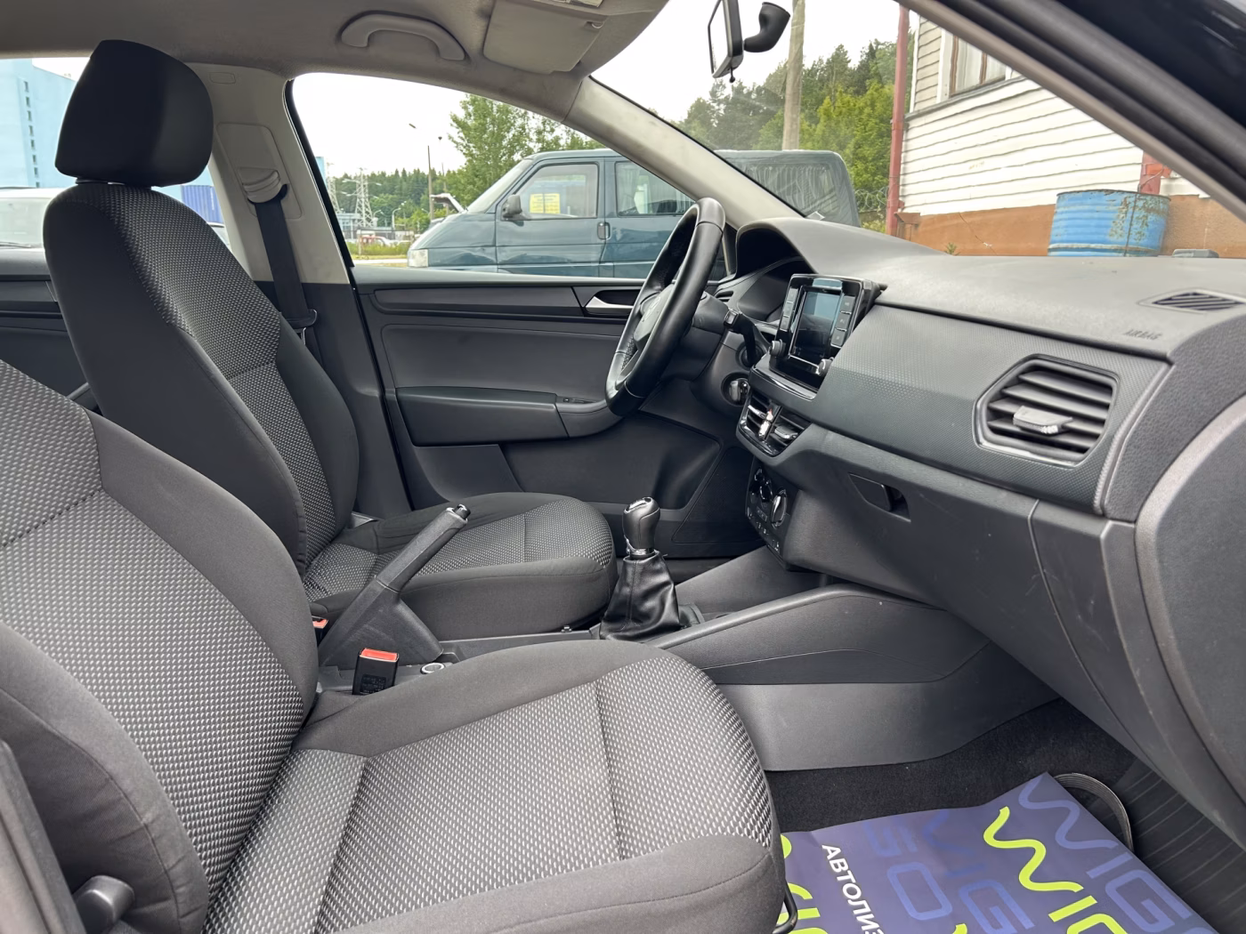 Volkswagen Polo Sedan фото 13